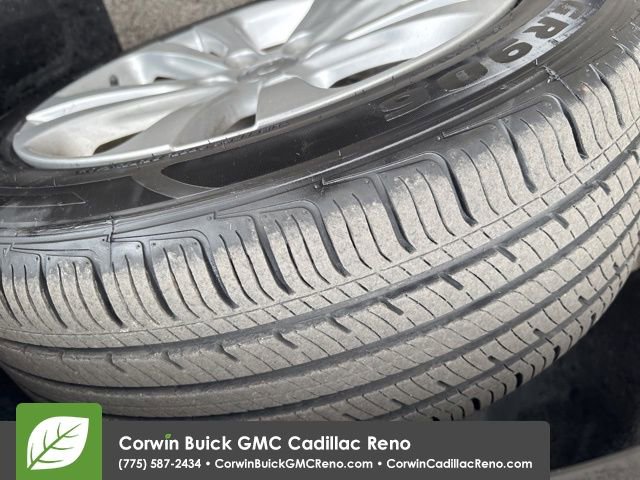 Used 2017 Chrysler 200 Limited Platinum w/ Comfort & Convenience Group image 8