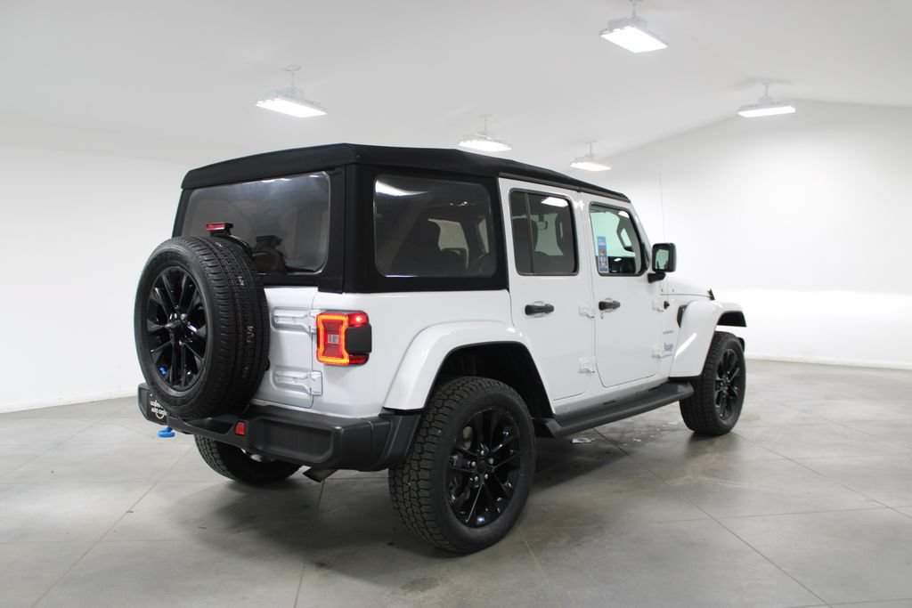 Used 2023 Jeep Wrangler Unlimited Sahara w/ Cold Weather Group AWD/4WD image 12