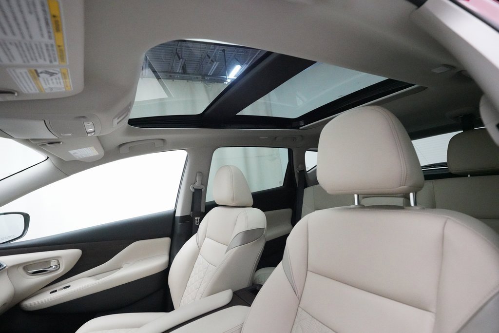 Certified 2024 Nissan Murano Platinum w/ Cargo Package image 34