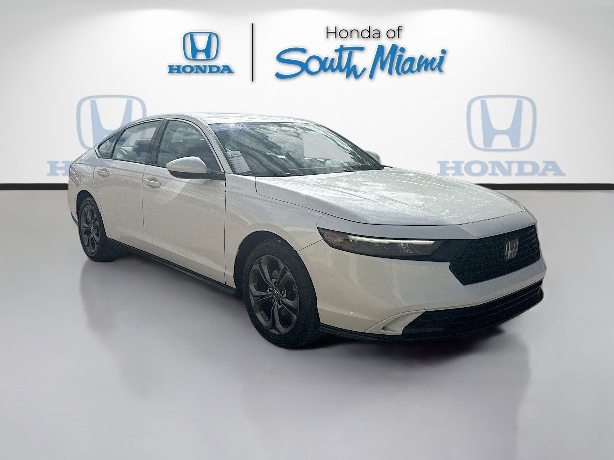 Used 2023 Honda Accord EX image 1