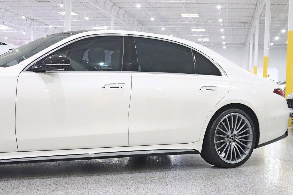 Used 2022 Mercedes-Benz S 580 4MATIC Sedan image 3