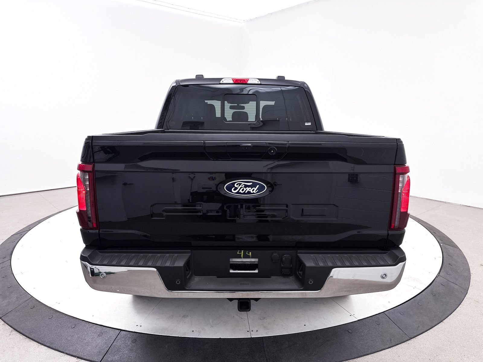 Used 2025 Ford F150 XLT w/ Equipment Group 302A MID AWD/4WD image 17