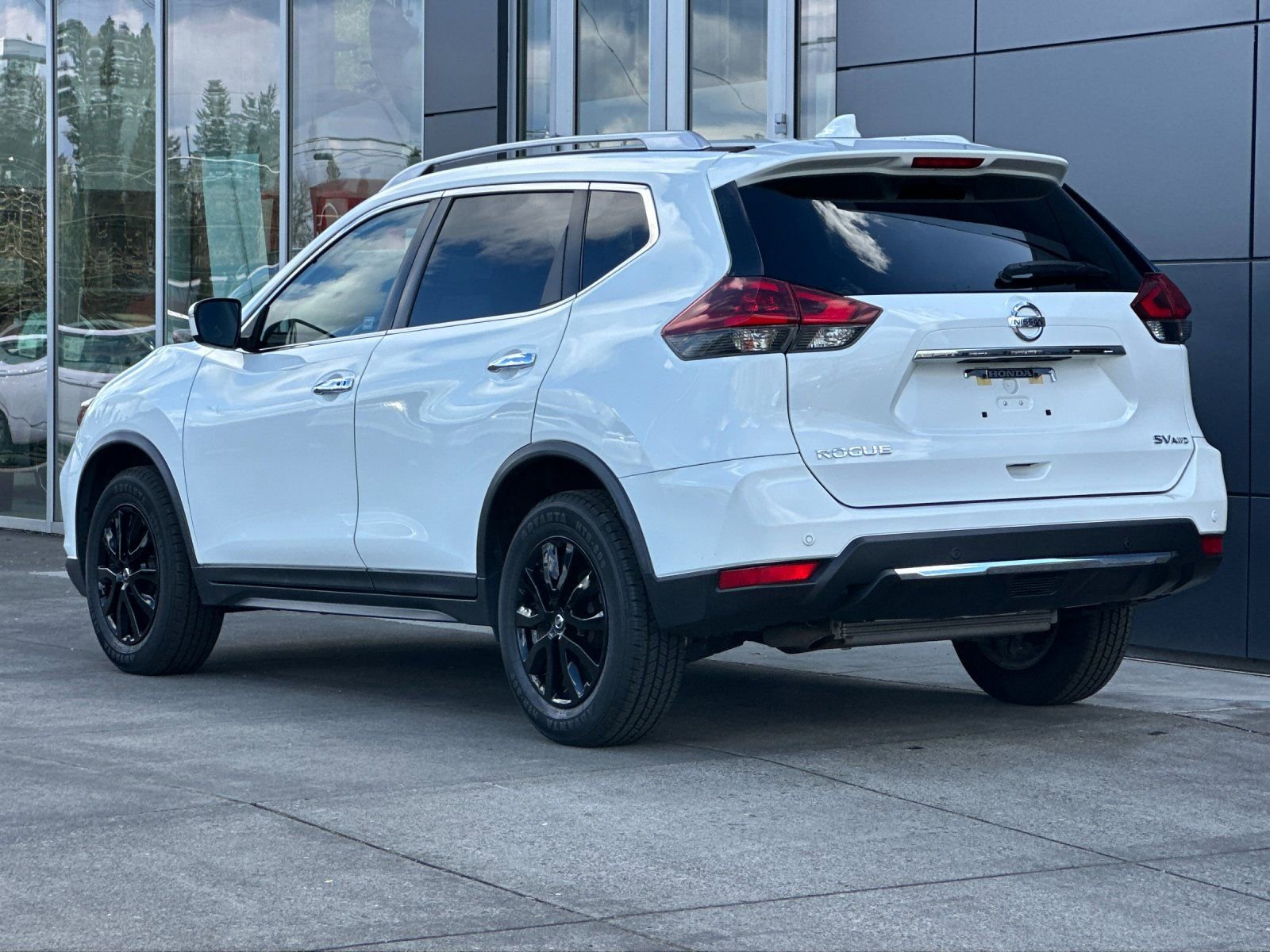Used 2020 Nissan Rogue SV image 5