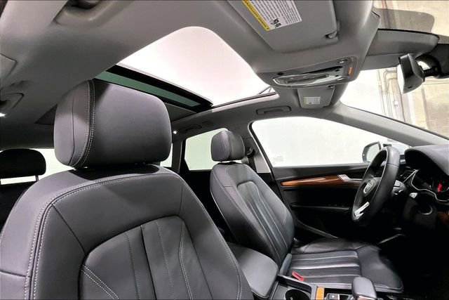 Used 2023 Audi Q5 2.0T Premium w/ Convenience Package AWD/4WD image 16
