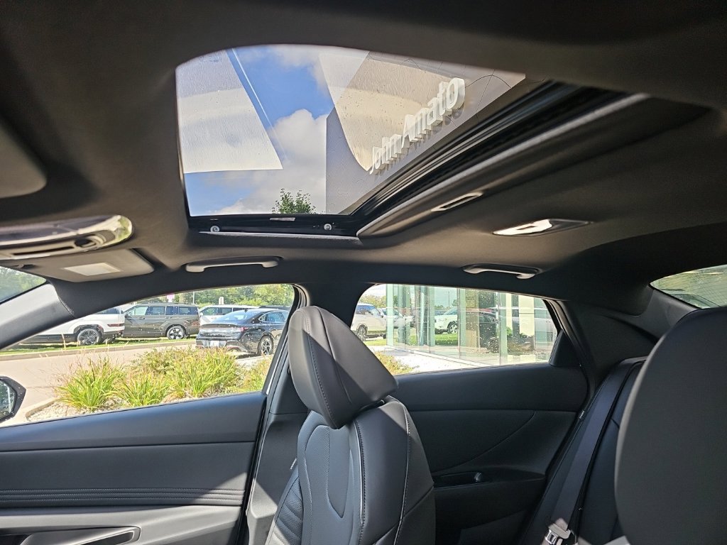 New 2026 Hyundai Elantra SEL Sport FWD image 26