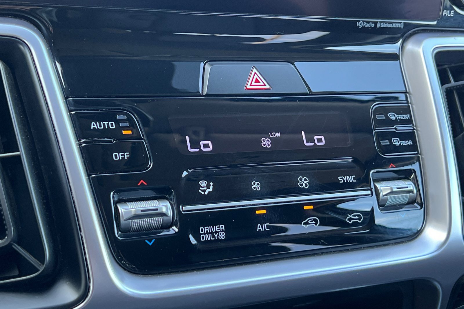 Used 2024 Kia Sorento EX image 18