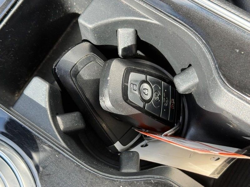 Used 2020 Ford Edge Titanium AWD/4WD image 30