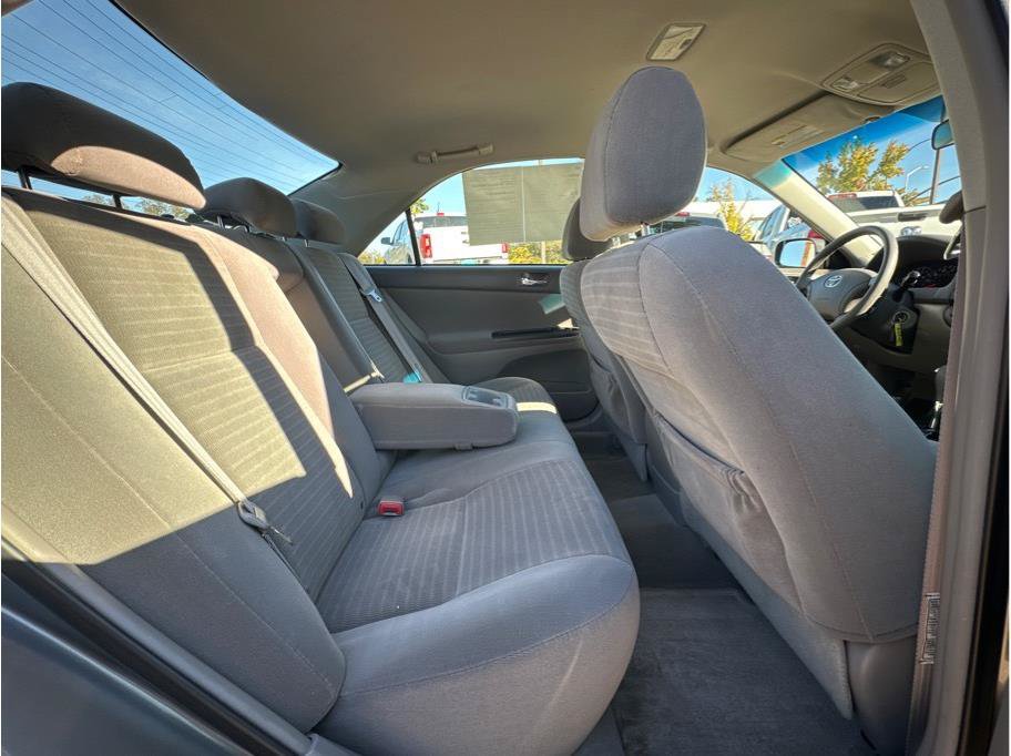 Used 2005 Toyota Camry LE FWD image 12