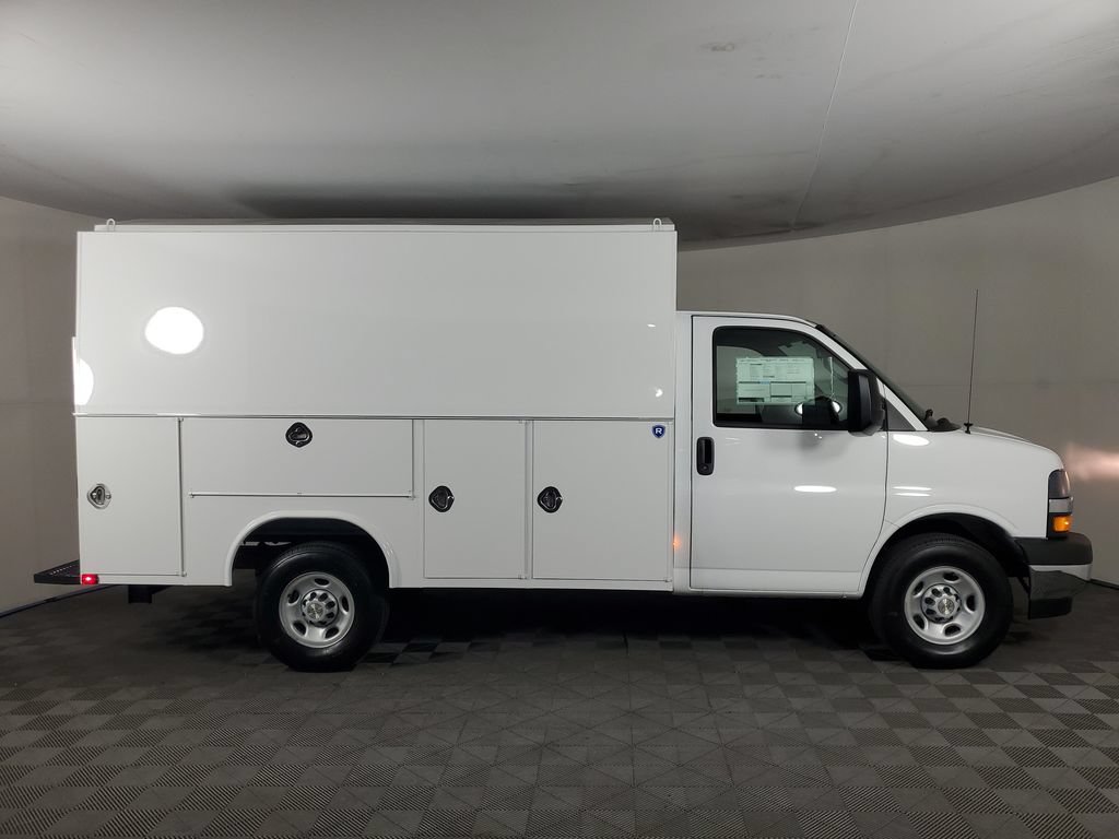 New 2026 Chevrolet Express 3500 w/ Power Convenience Package RWD image 2