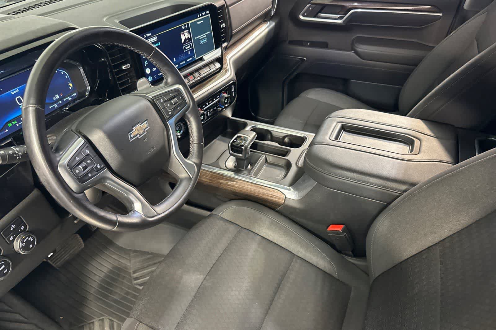 Used 2022 Chevrolet Silverado 1500 LT w/ Z71 Off-Road Package AWD/4WD image 14