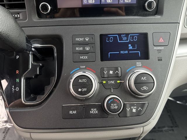 Used 2020 Toyota Sienna L FWD image 17