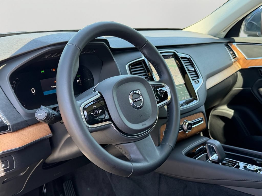 Certified 2025 Volvo XC90 T8 Plus AWD/4WD image 18