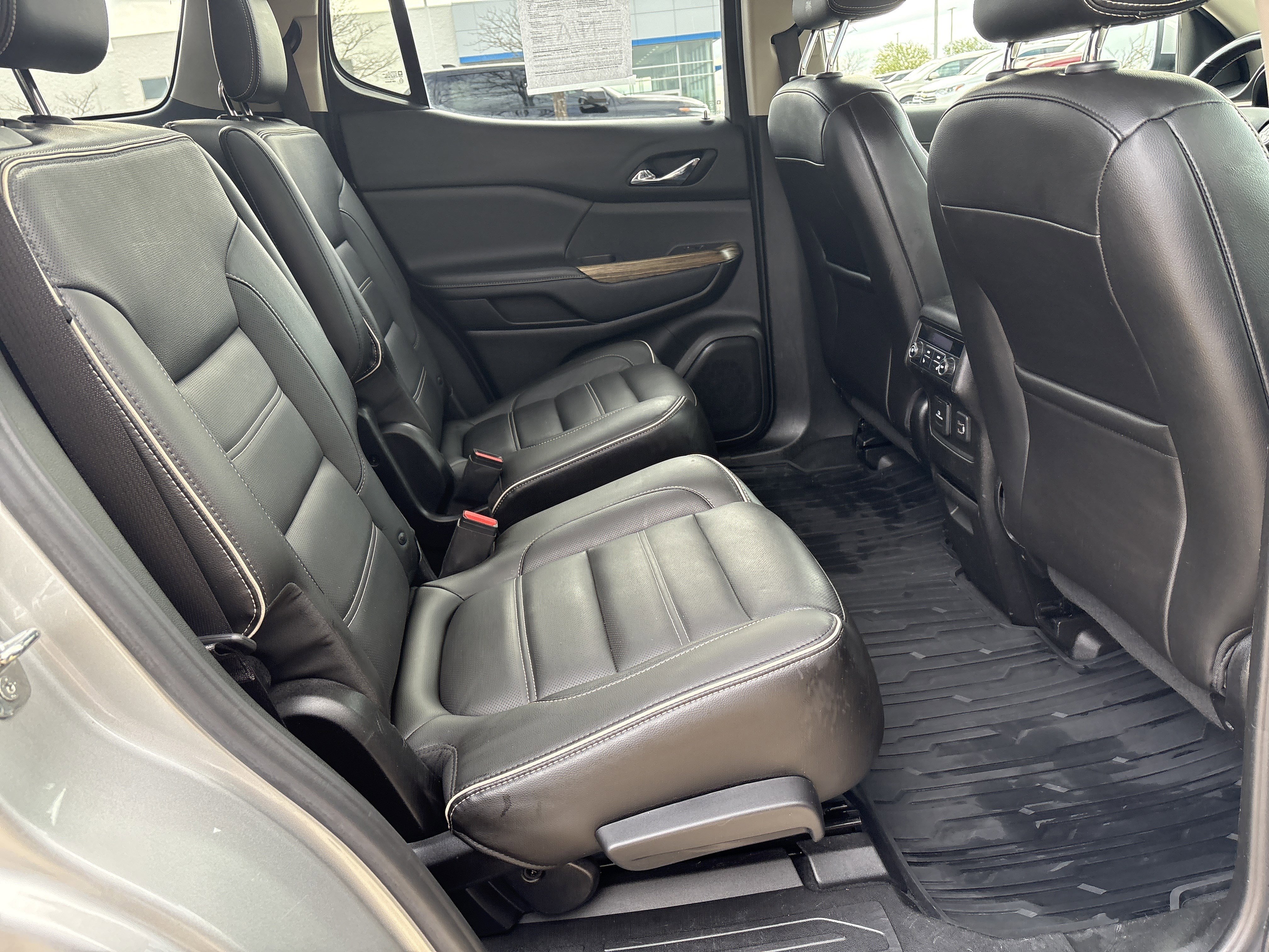 Used 2019 GMC Acadia Denali w/ Technology Package AWD/4WD image 17