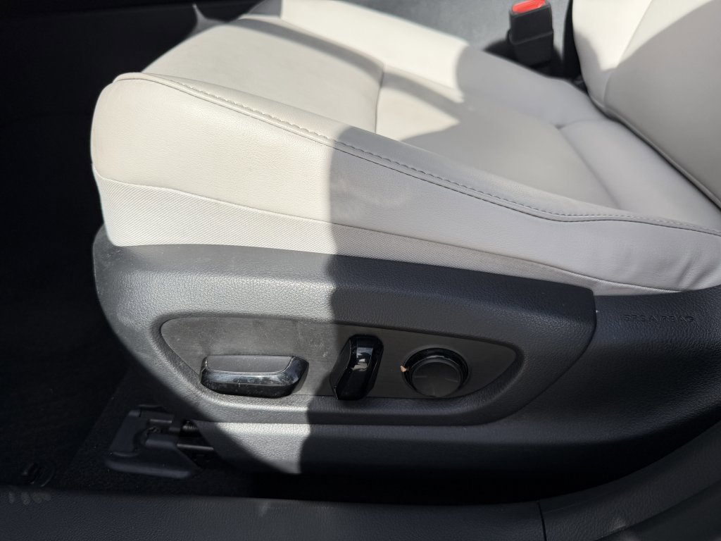 Used 2024 Lexus UX 250h FWD image 29