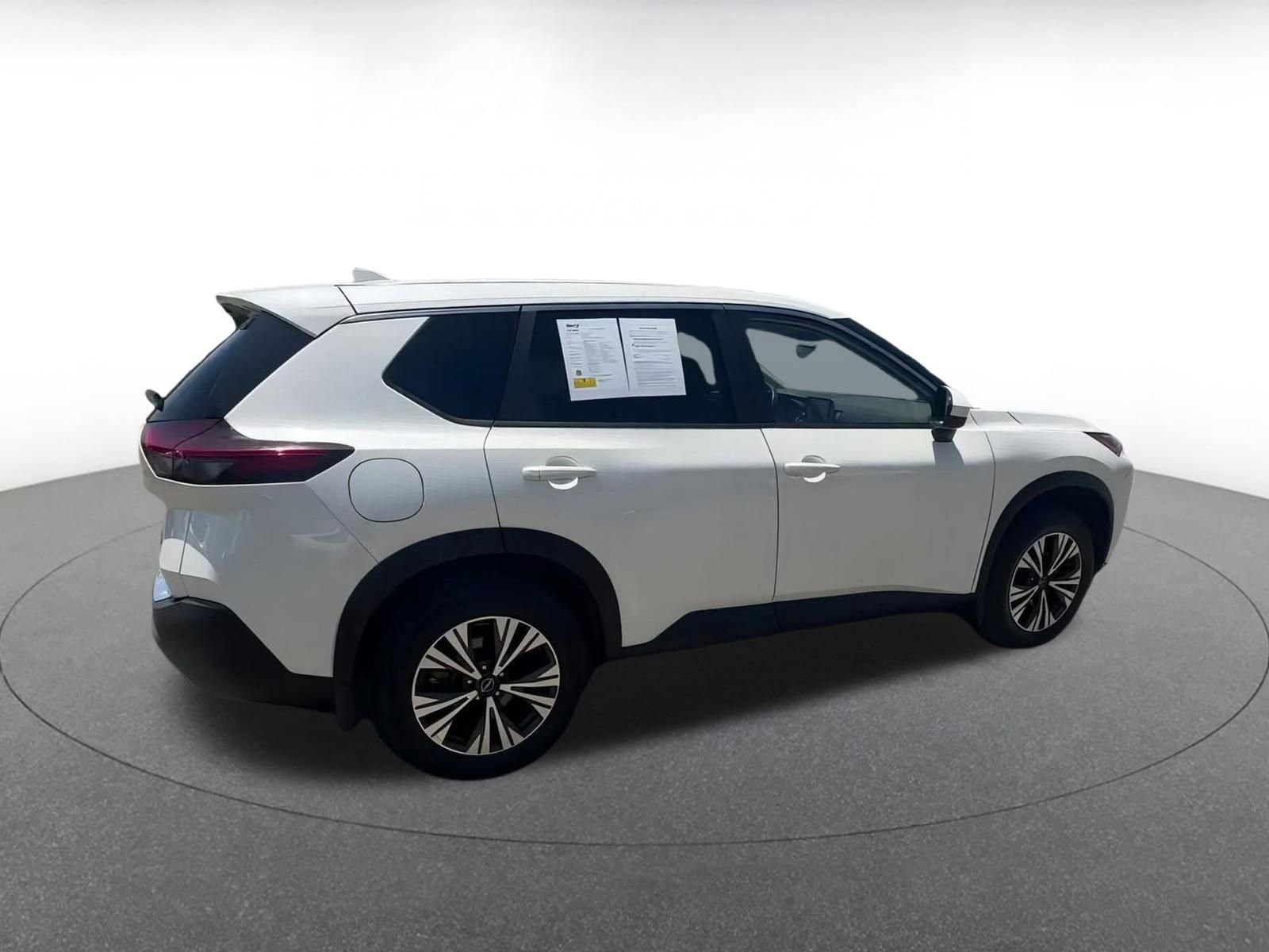 Used 2023 Nissan Rogue SV image 15