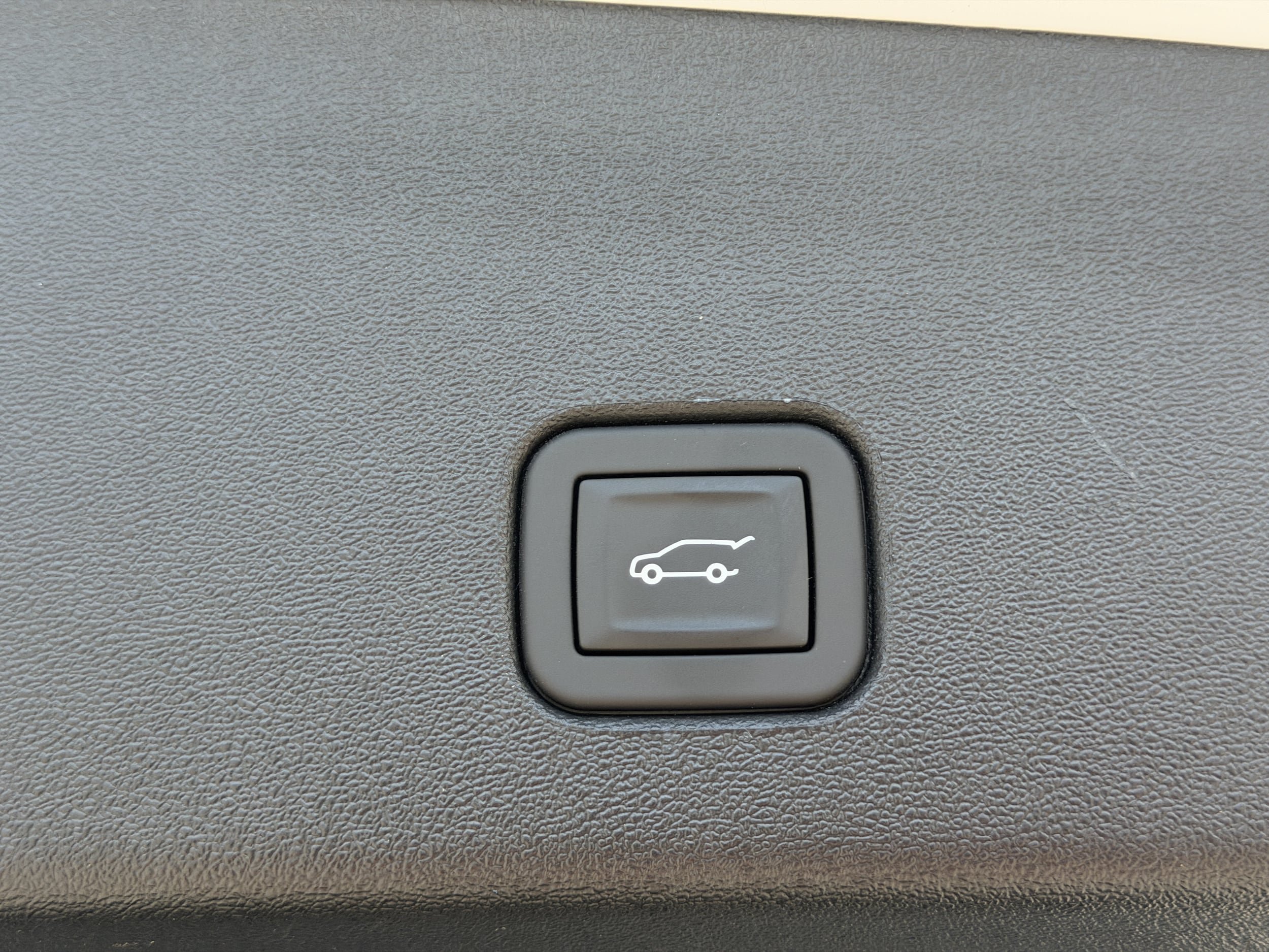 New 2026 Cadillac Optiq Luxury 2 RWD image 11