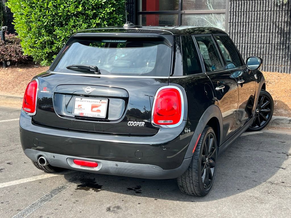 Used 2021 MINI Cooper 4-Door Hardtop image 12