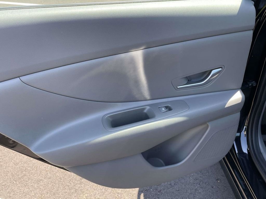 Certified 2024 Hyundai Elantra SEL FWD image 11