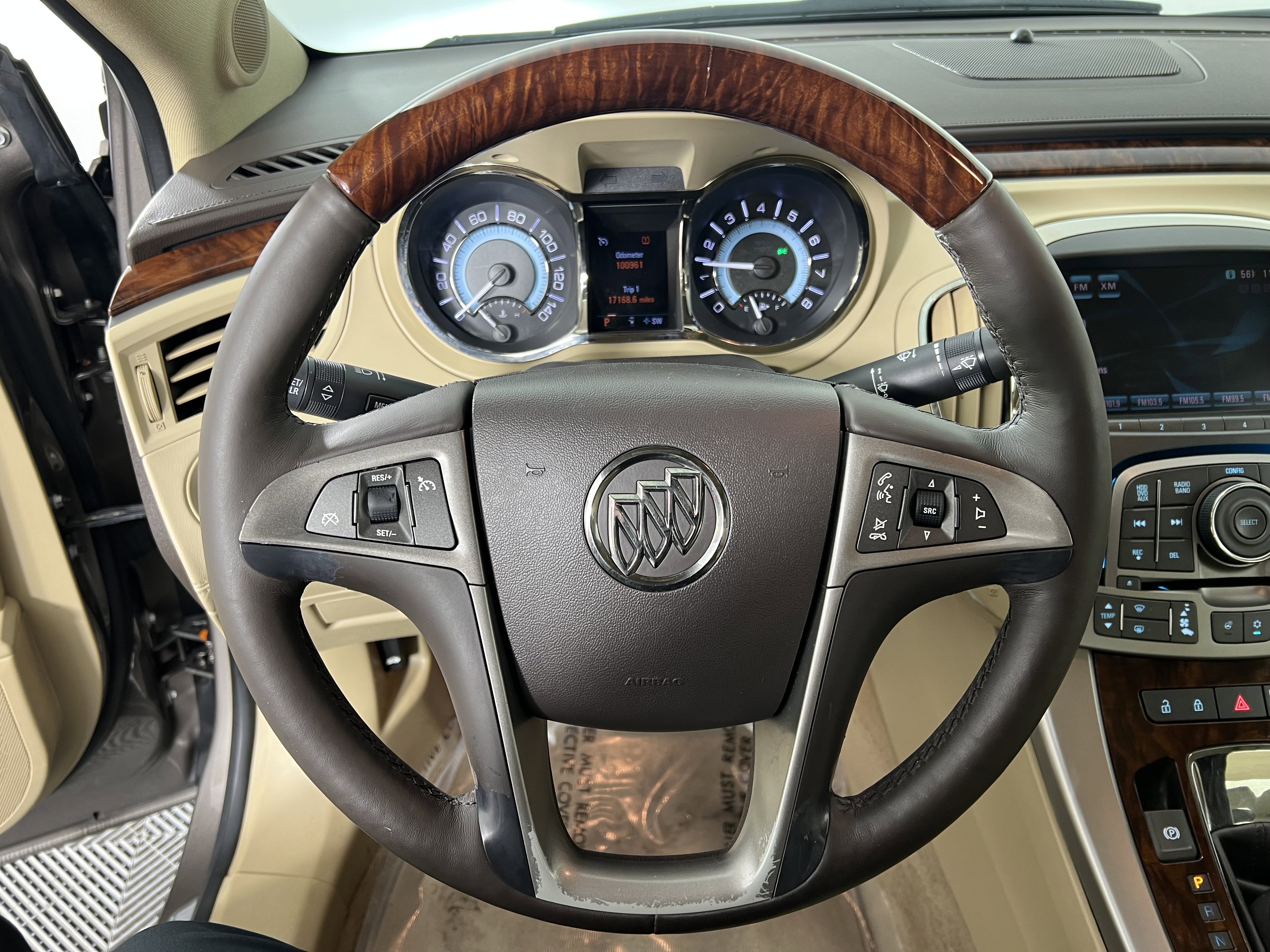 Used 2010 Buick LaCrosse CXS image 27
