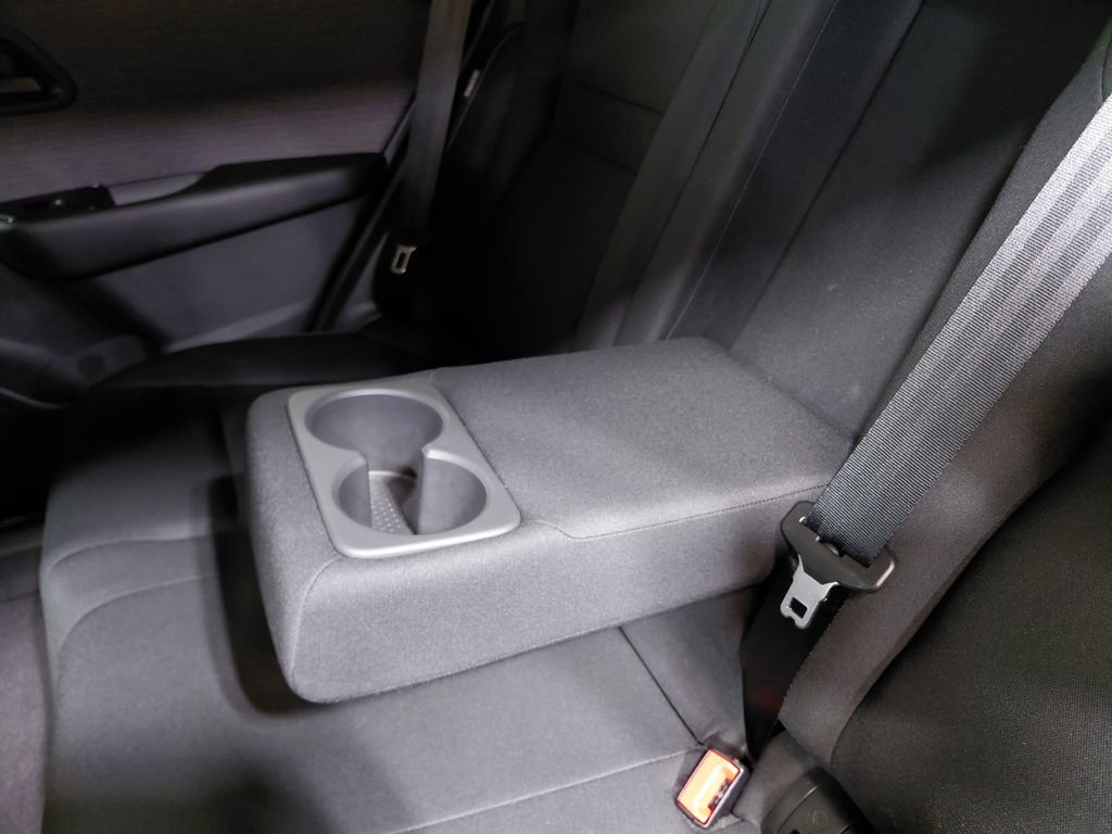 Used 2023 Nissan Rogue S image 32