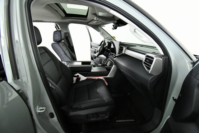 Used 2024 Toyota Sequoia Limited image 22