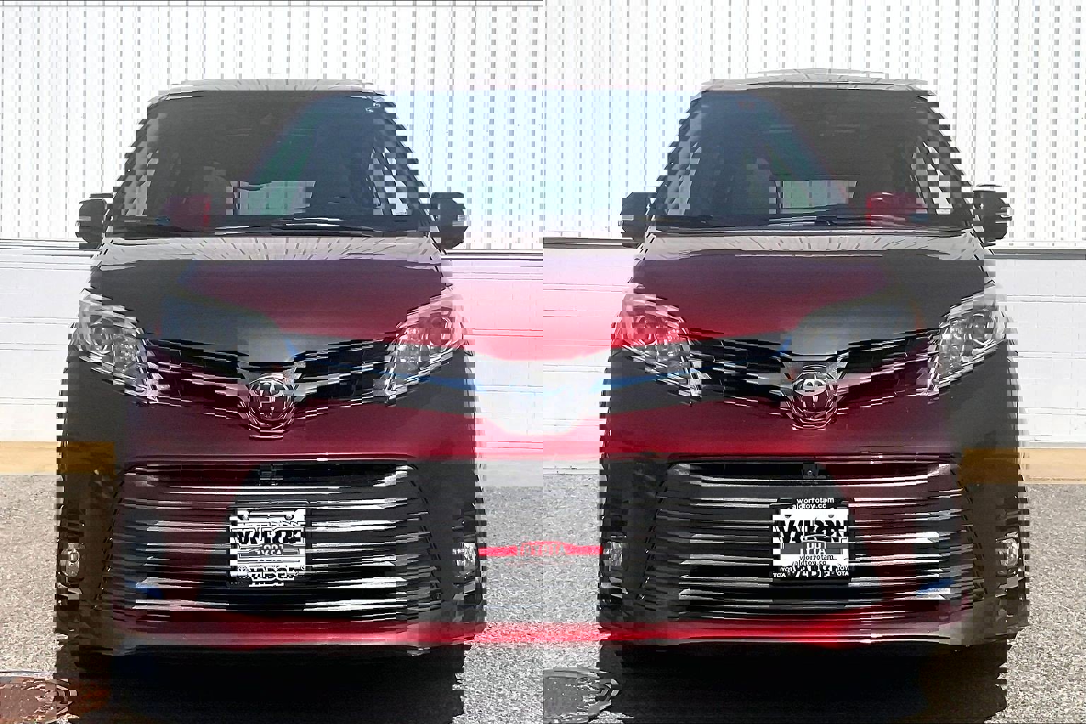 Used 2019 Toyota Sienna Limited Premium FWD image 3