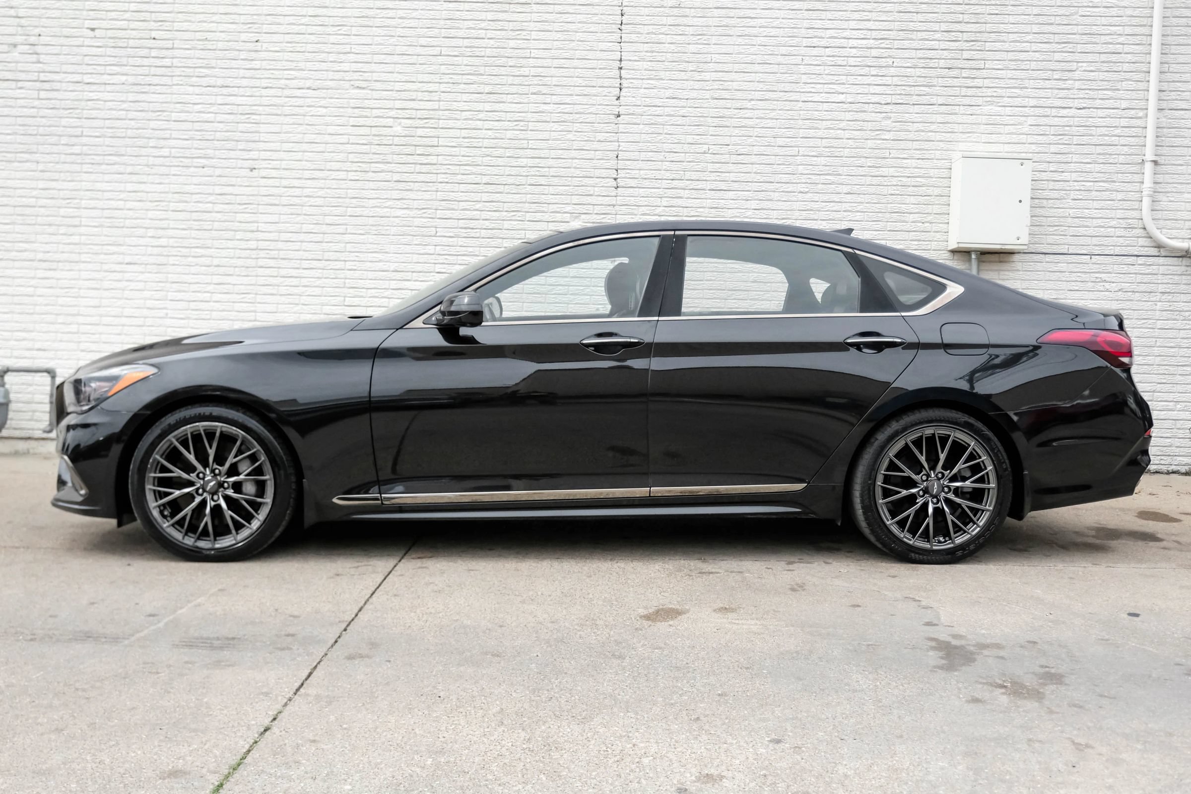 Used 2019 Genesis G80 3.3T Sport RWD image 11