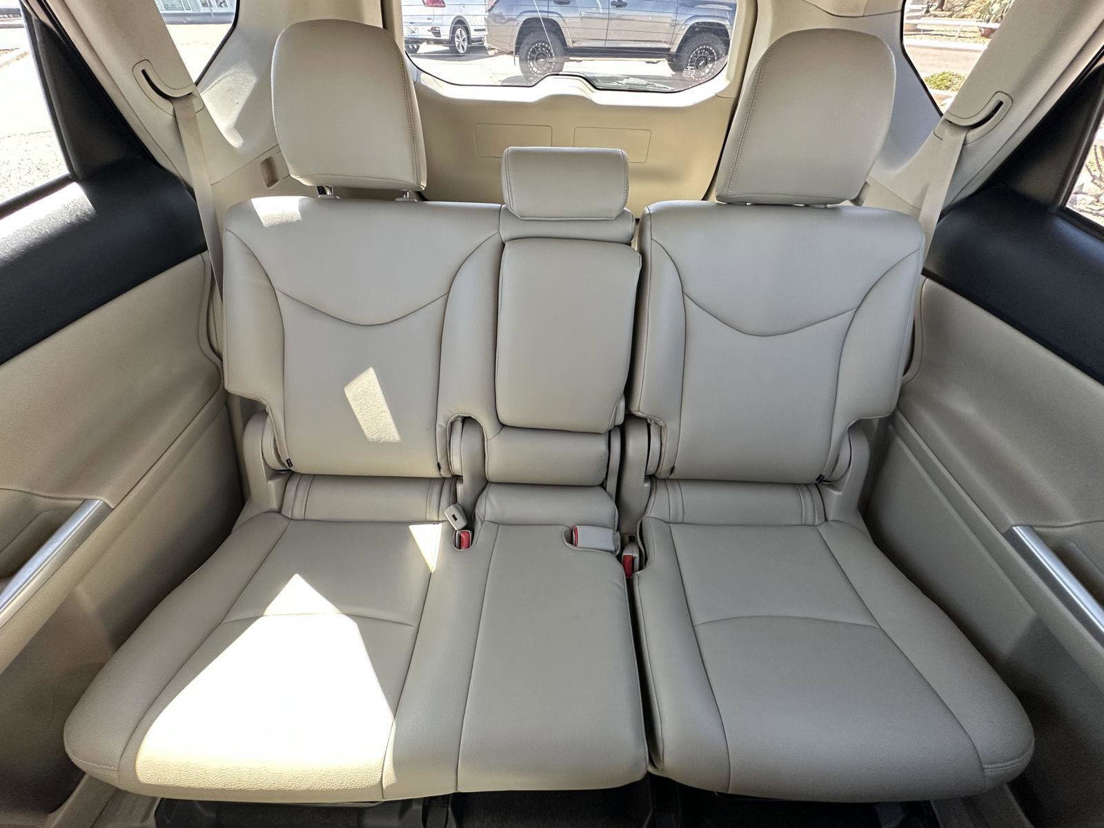 Used 2014 Toyota Prius V Three image 22