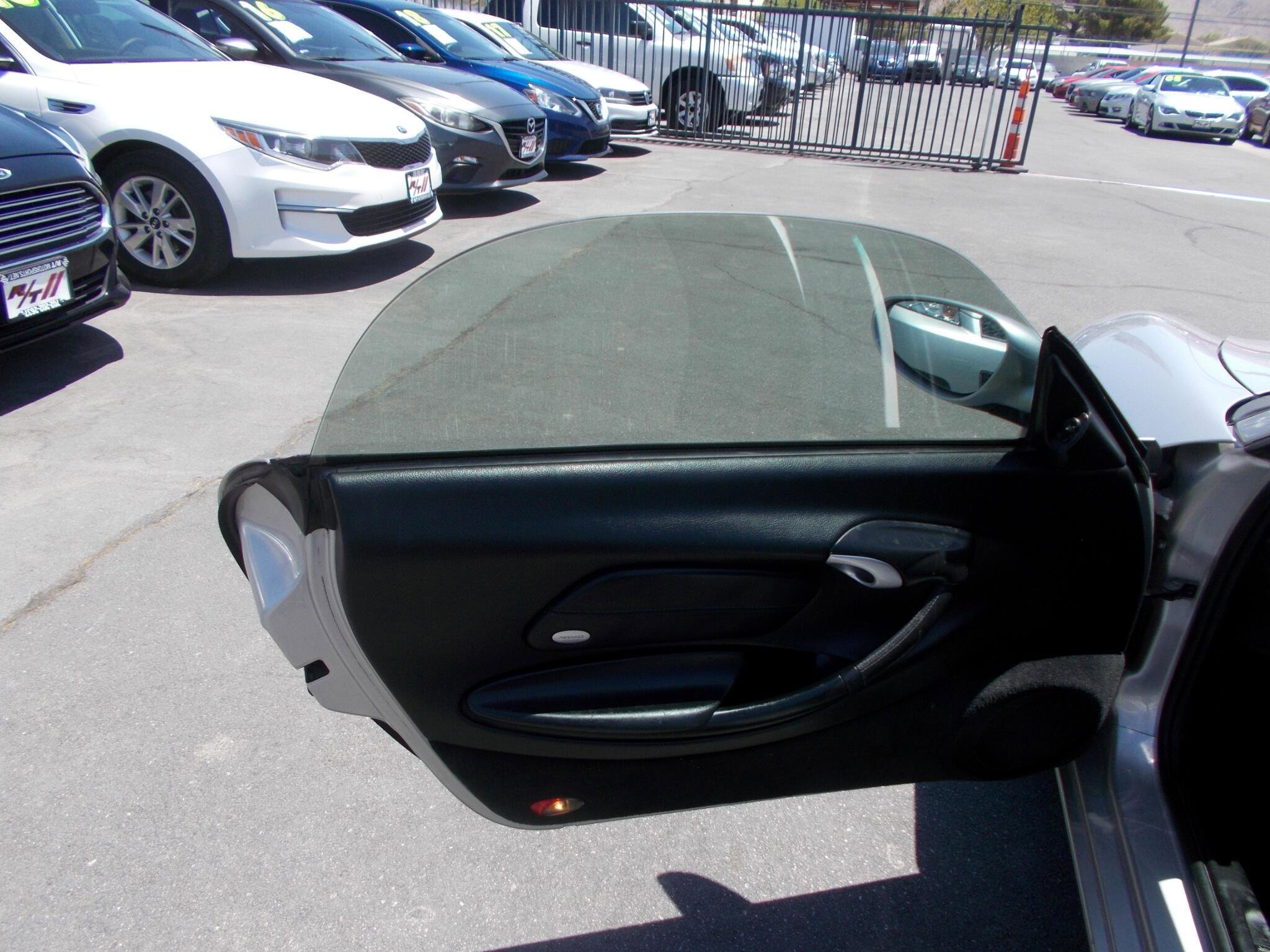 Used 2004 Porsche Boxster RWD image 16