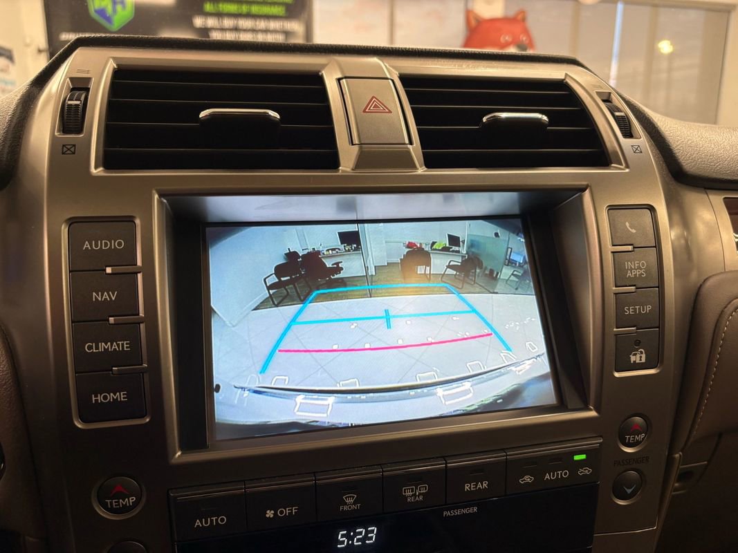 Used 2018 Lexus GX 460 Premium w/ Premium Package image 32
