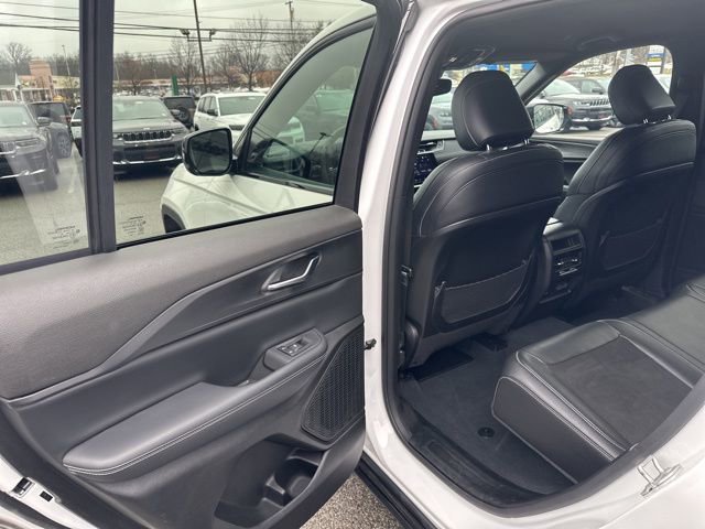 Certified 2023 Jeep Grand Cherokee Altitude AWD/4WD image 10