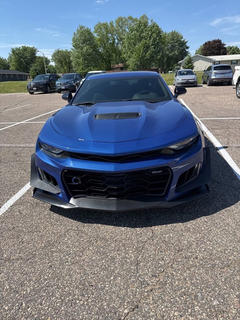 Used 2021 Chevrolet Camaro SS RWD image 3