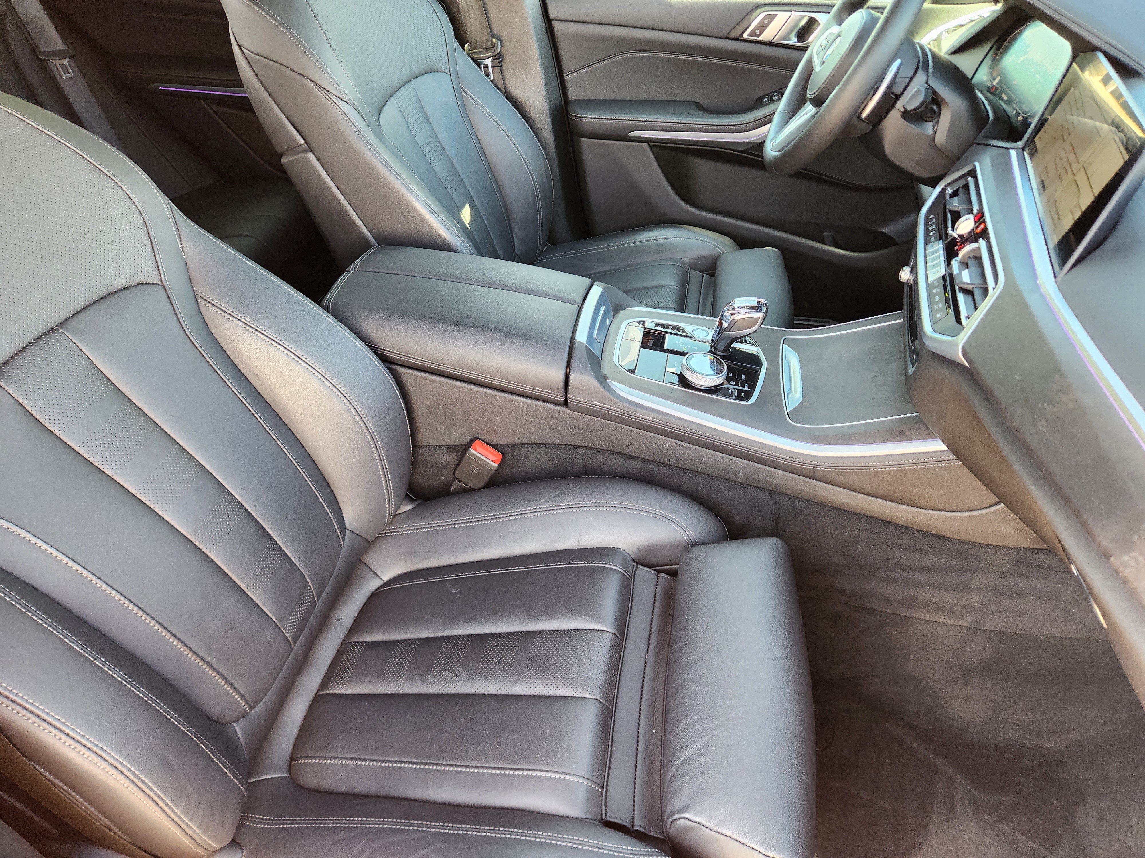 Used 2022 BMW X5 xDrive40i w/ M Sport Package AWD/4WD image 16