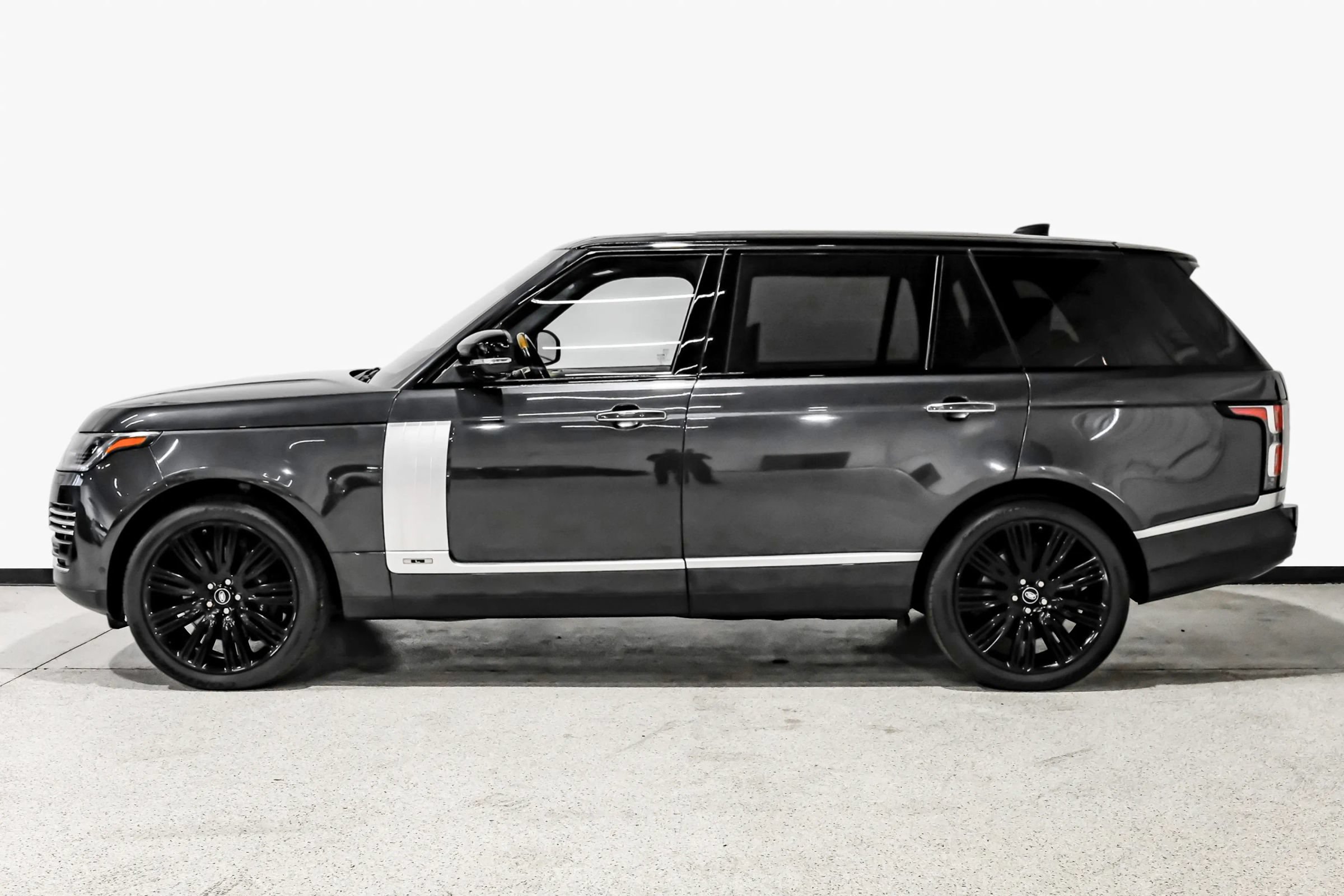 Used 2019 Land Rover Range Rover Long Wheelbase Autobiography AWD/4WD image 9