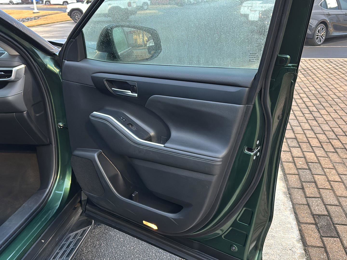 Certified 2023 Toyota Highlander XLE image 12