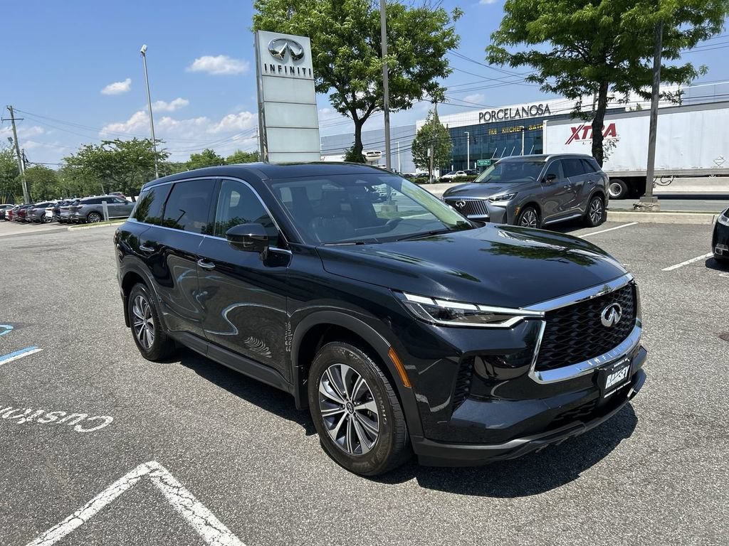 Used 2025 INFINITI QX60 Pure w/ Cargo Package AWD/4WD image 2