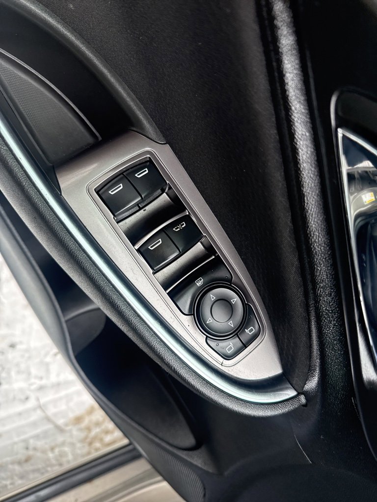 Used 2018 Chevrolet Malibu LT image 11