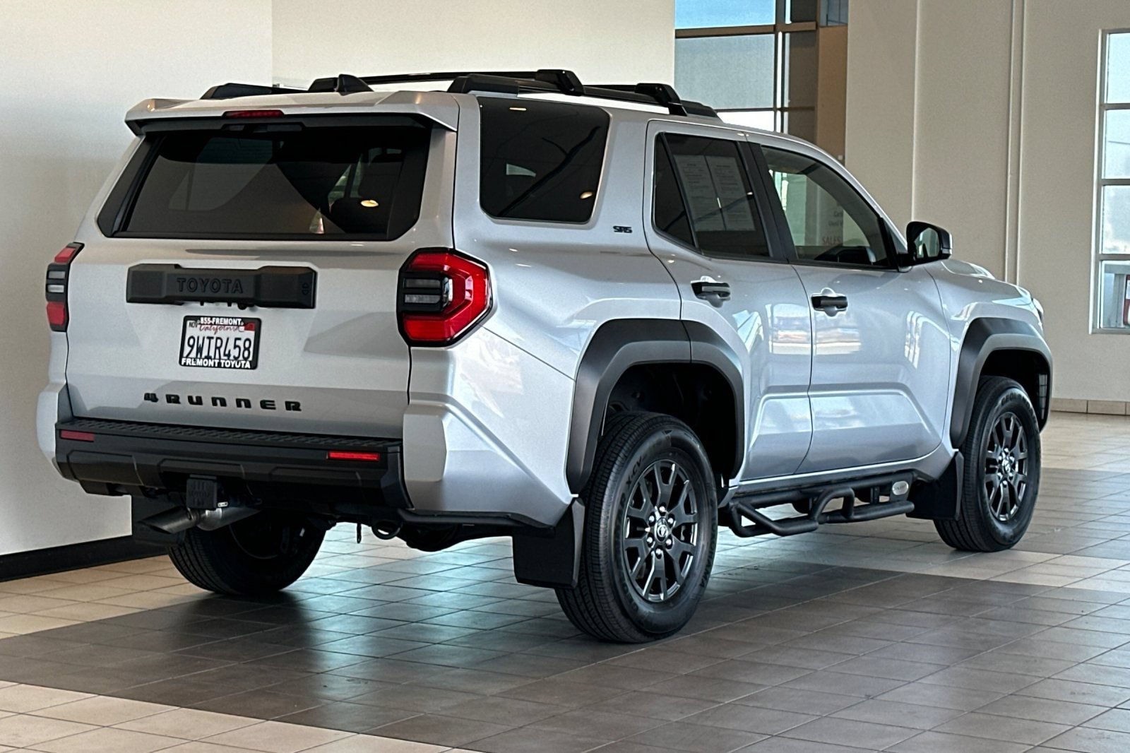 Certified 2025 Toyota 4Runner SR5 AWD/4WD image 4