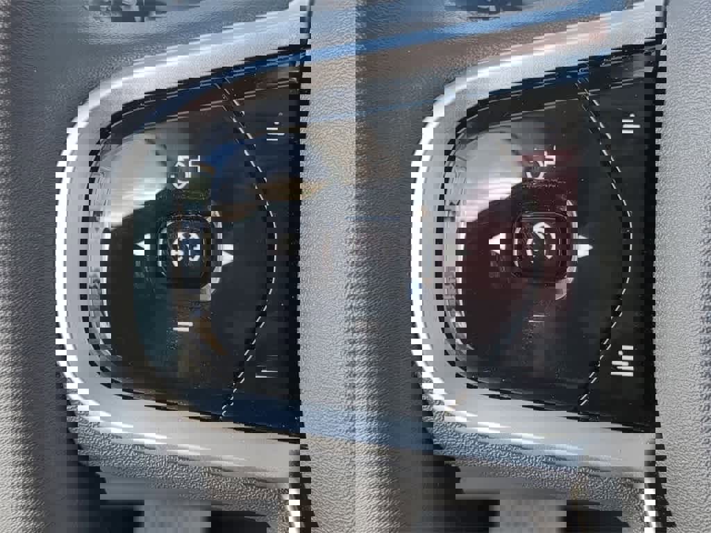 Certified 2025 Volvo XC90 T8 Ultra w/ Protection Package Premier image 24