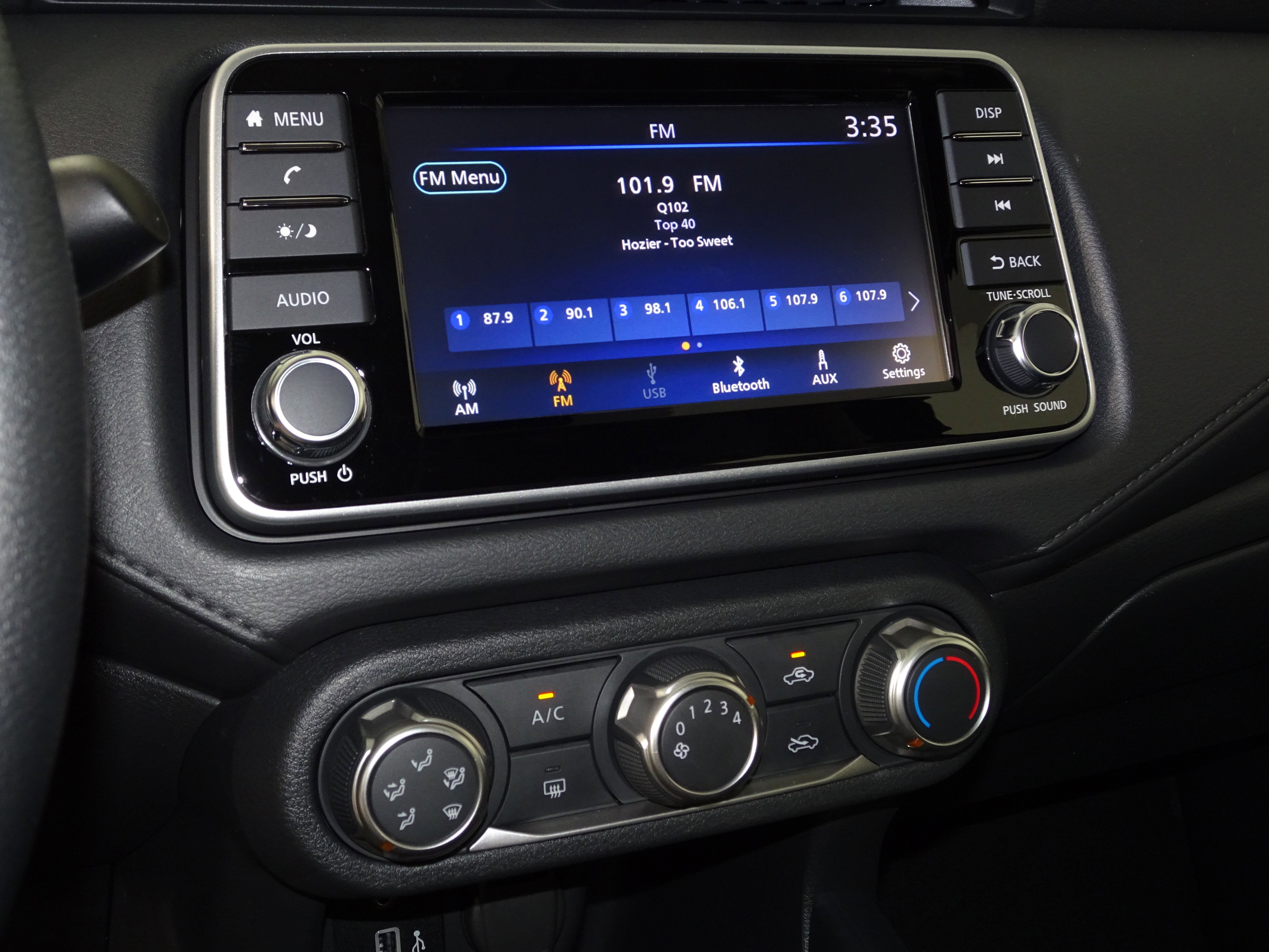 New 2025 Nissan Versa S w/ Trunk Package image 22