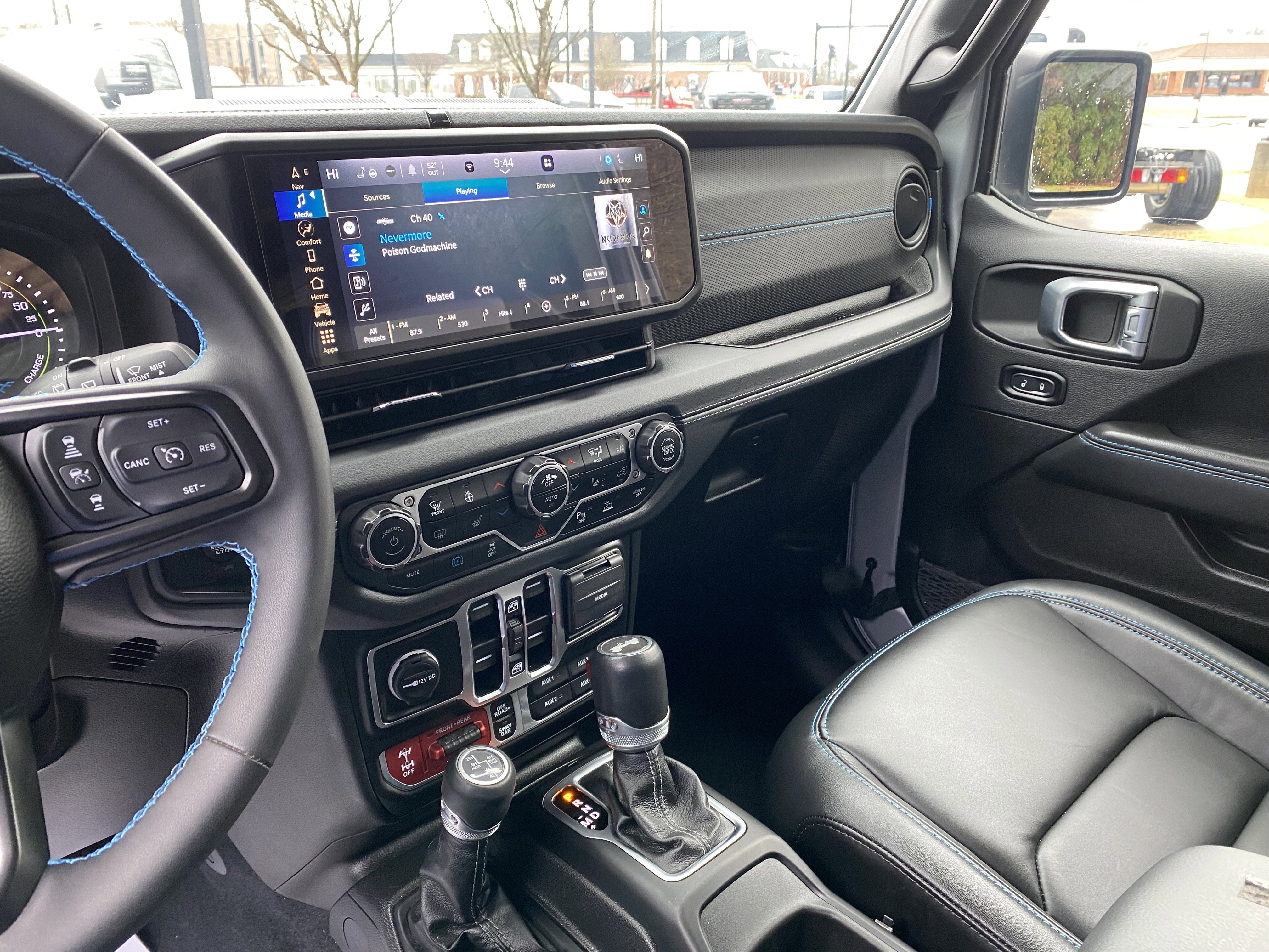 Used 2024 Jeep Wrangler Unlimited Rubicon 4xe image 24