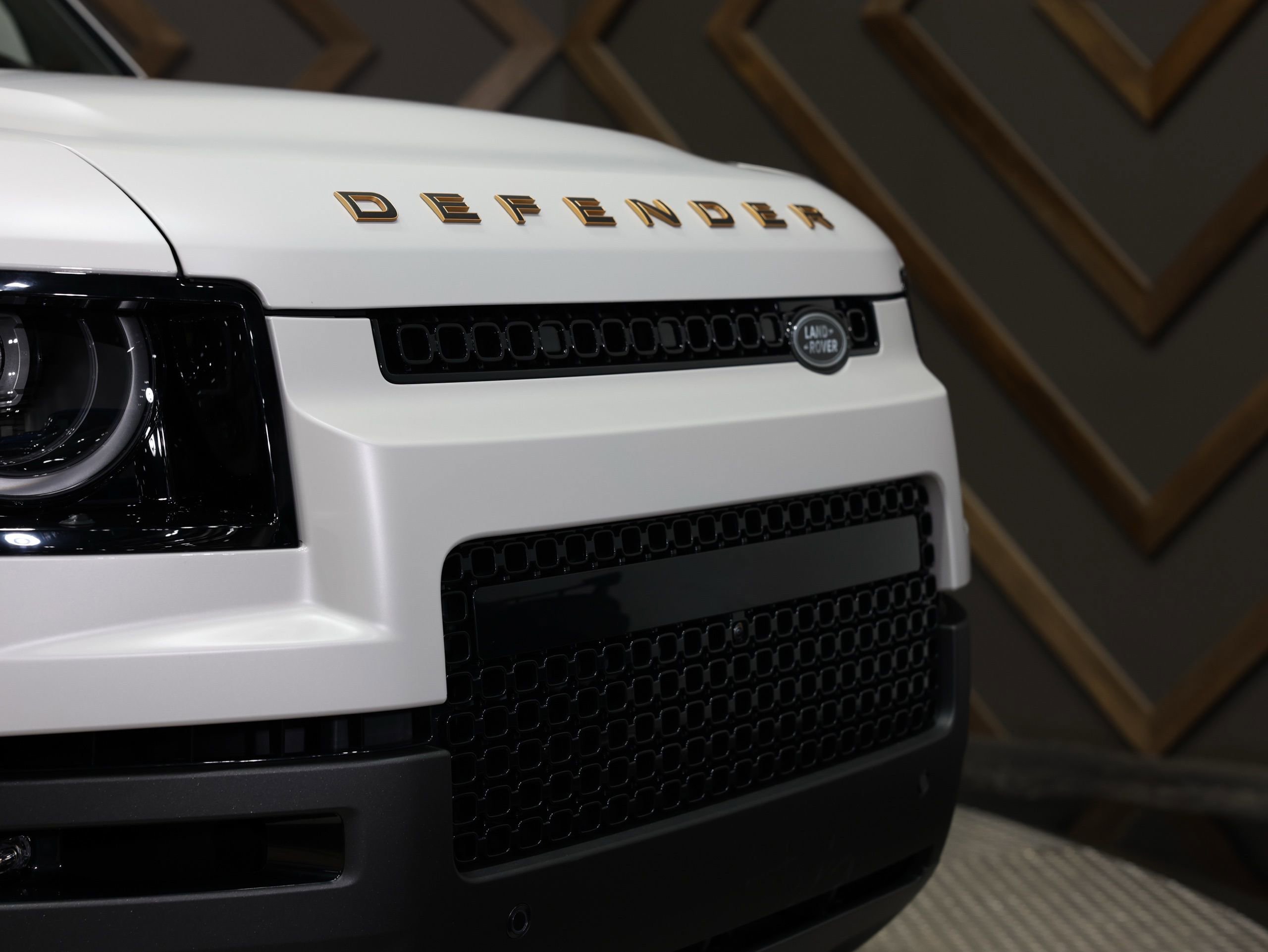 Used 2026 Land Rover Defender 110 image 19