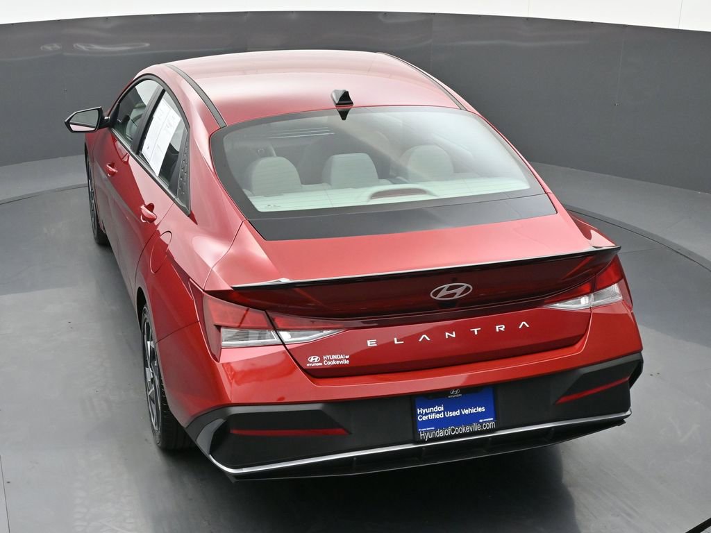 Certified 2025 Hyundai Elantra Sport image 32