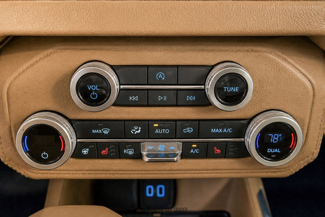 Used 2025 Ford Bronco Badlands AWD/4WD image 25