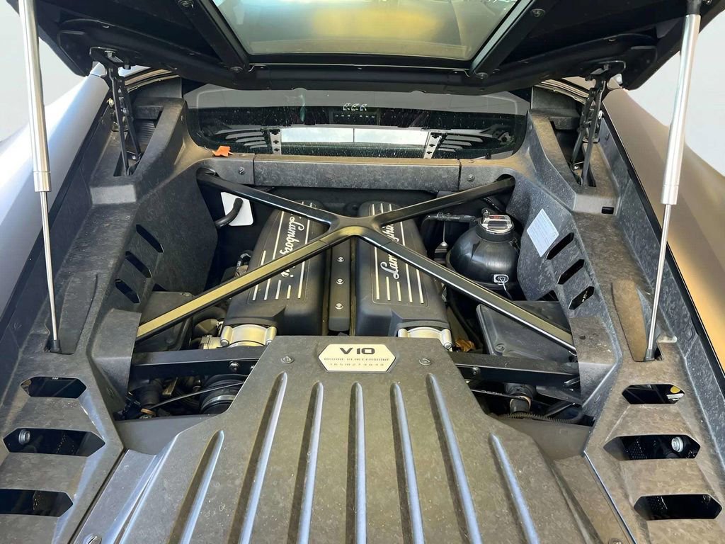 Used 2015 Lamborghini Huracan LP 610-4 image 10