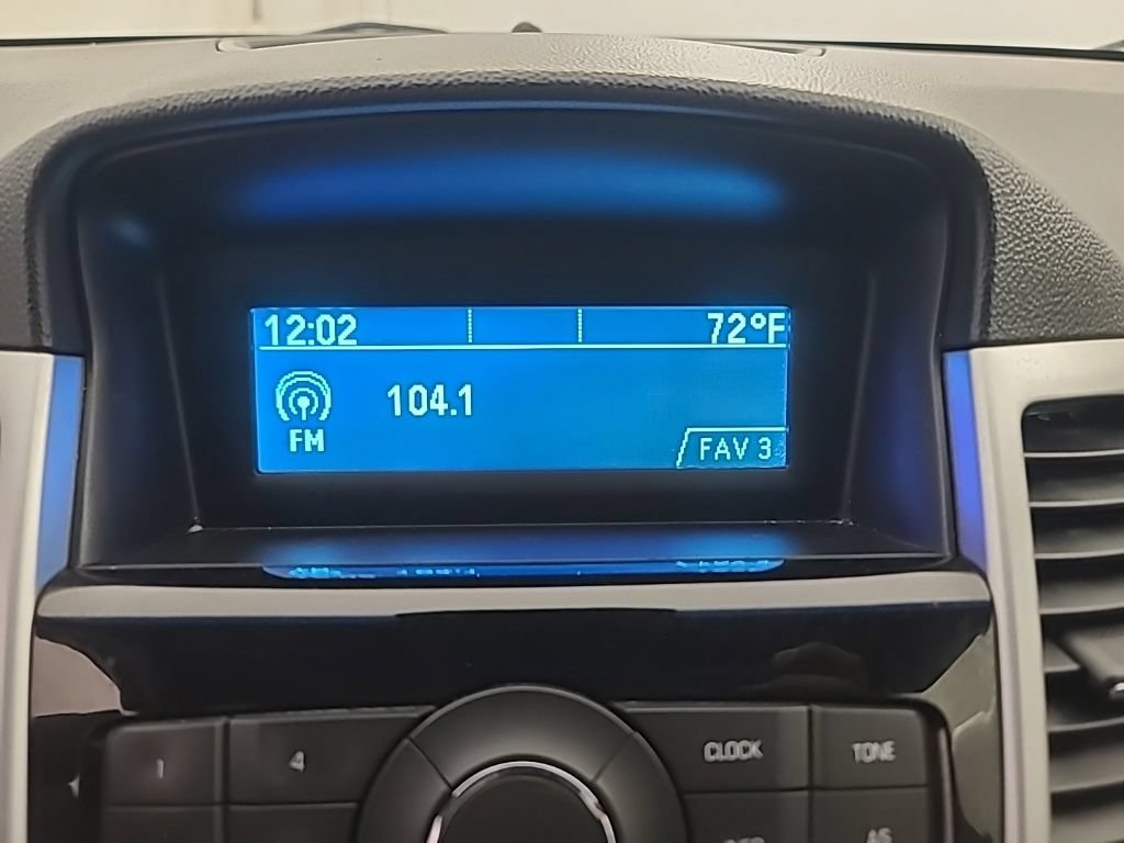 Used 2014 Chevrolet Cruze LS FWD image 27