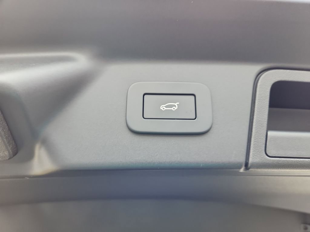 Used 2026 Land Rover Range Rover Velar S AWD/4WD image 14