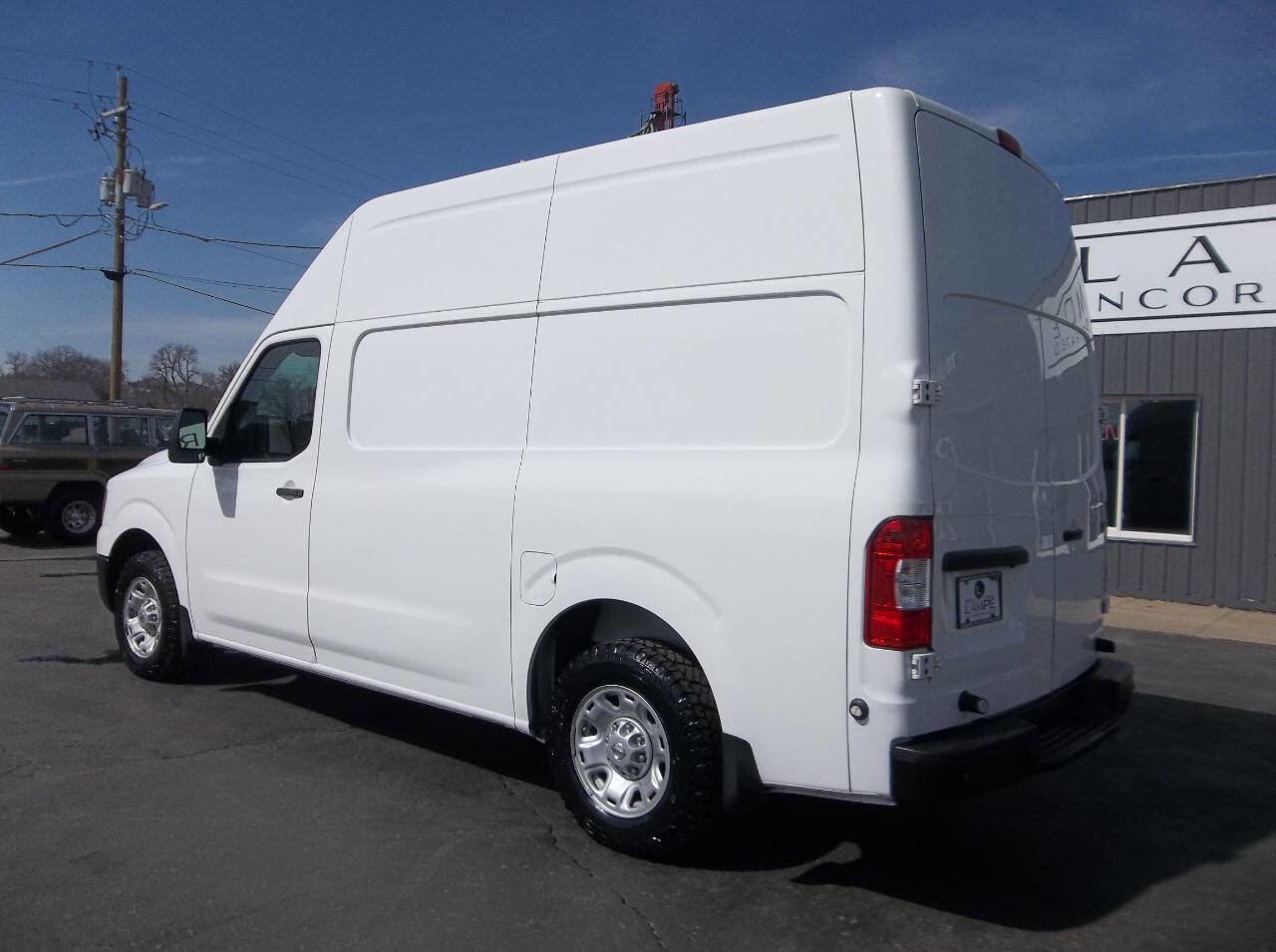 Used 2019 Nissan NV 2500 SV w/ Navigation Package image 9