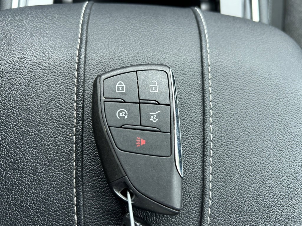 Used 2024 Chevrolet Traverse LT image 35