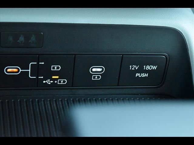 Certified 2025 Hyundai Kona SEL FWD image 6